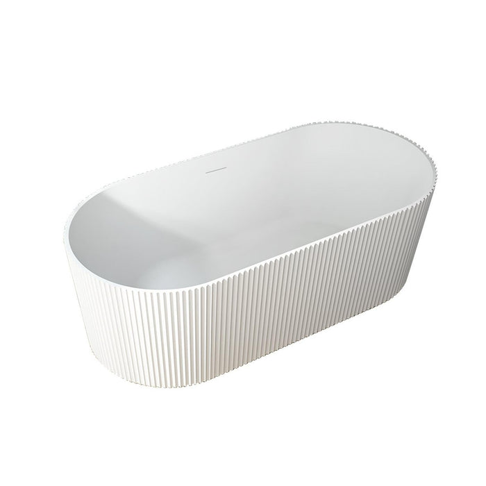 Vrijstaand ligbad in een badkamer showroom, om bij een showroombezoek in het echt te ervaren