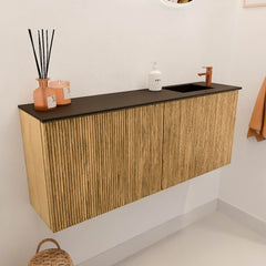 JOYA 100cm toiletmeubel kleur Oak. Wastafel FAYE positie Rechts 1 kraangat kleur Urban.