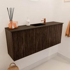 JOYA 100cm toiletmeubel kleur Walnut. Wastafel FAYE positie Midden 1 kraangat kleur Urban.
