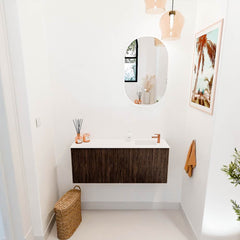 JOYA 100cm toiletmeubel kleur Walnut. Wastafel FAYE positie Rechts 1 kraangat kleur Talc.