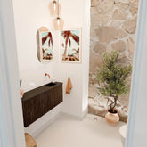 JOYA 100cm toiletmeubel kleur Walnut. Wastafel FAYE positie Rechts Zonder kraangat kleur Urban.