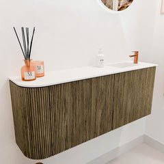 JOYA 101,6cm toiletmeubel ronding links kleur Dusk. Wastafel FAYE positie Rechts 1 kraangat kleur Talc.