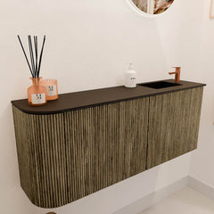 JOYA 101,6cm toiletmeubel ronding links kleur Dusk. Wastafel FAYE positie Rechts 1 kraangat kleur Urban.