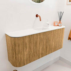 JOYA 103,2cm toiletmeubel ronding links + rechts kleur Oak. Wastafel FAYE positie Midden Zonder kraangat kleur Talc.