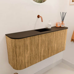 JOYA 103,2cm toiletmeubel ronding links + rechts kleur Oak. Wastafel FAYE positie Midden Zonder kraangat kleur Urban.