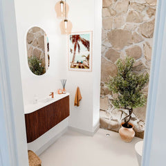 JOYA 103,2cm toiletmeubel ronding links + rechts kleur Ruby. Wastafel FAYE positie Midden 1 kraangat kleur Talc.