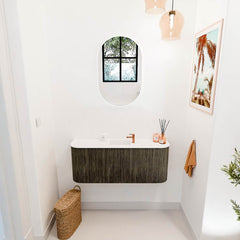 JOYA 103,2cm toiletmeubel ronding links + rechts kleur Shadow. Wastafel FAYE positie Midden 1 kraangat kleur Talc.