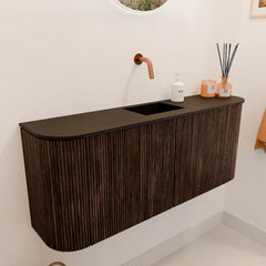 JOYA 103,2cm toiletmeubel ronding links + rechts kleur Walnut. Wastafel FAYE positie Midden Zonder kraangat kleur Urban.