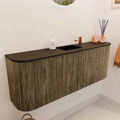 JOYA 113,2cm toiletmeubel ronding links + rechts kleur Dusk. Wastafel FAYE positie Midden 1 kraangat kleur Urban.