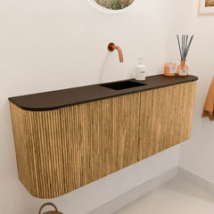 JOYA 113,2cm toiletmeubel ronding links + rechts kleur Oak. Wastafel FAYE positie Midden Zonder kraangat kleur Urban.