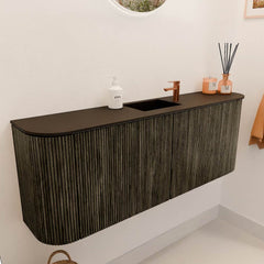 JOYA 113,2cm toiletmeubel ronding links + rechts kleur Shadow. Wastafel FAYE positie Midden 1 kraangat kleur Urban.