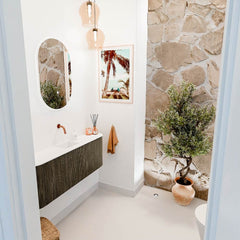 JOYA 113,2cm toiletmeubel ronding links + rechts kleur Shadow. Wastafel FAYE positie Midden Zonder kraangat kleur Talc.