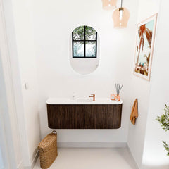 JOYA 113,2cm toiletmeubel ronding links + rechts kleur Walnut. Wastafel FAYE positie Midden 1 kraangat kleur Talc.