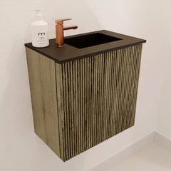 JOYA 40cm toiletmeubel kleur Dusk. Wastafel FAYE positie Rechts 1 kraangat kleur Urban.