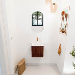 JOYA 40cm toiletmeubel kleur Ruby. Wastafel FAYE positie Midden Zonder kraangat kleur Talc.