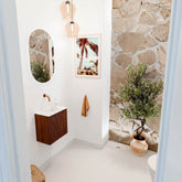 JOYA 40cm toiletmeubel kleur Ruby. Wastafel FAYE positie Midden Zonder kraangat kleur Talc.