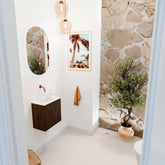 JOYA 40cm toiletmeubel kleur Walnut. Wastafel FAYE positie Midden Zonder kraangat kleur Talc