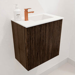 JOYA 40cm toiletmeubel kleur Walnut. Wastafel FAYE positie Rechts 1 kraangat kleur Talc