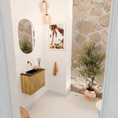 JOYA 50cm toiletmeubel kleur Oak. Wastafel FAYE positie Links Zonder kraangat kleur Urban.