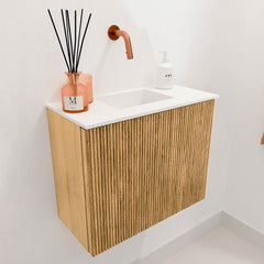 JOYA 50cm toiletmeubel kleur Oak. Wastafel FAYE positie Midden Zonder kraangat kleur Talc.