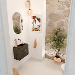 JOYA 50cm toiletmeubel kleur Shadow. Wastafel FAYE positie Rechts Zonder kraangat kleur Urban.