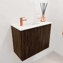 JOYA 50cm toiletmeubel kleur Walnut. Wastafel FAYE positie Links 1 kraangat kleur Talc.