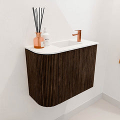 JOYA 51,6cm toiletmeubel ronding links kleur Walnut. Wastafel FAYE positie Rechts 1 kraangat kleur Talc.
