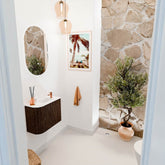 JOYA 51,6cm toiletmeubel ronding links kleur Walnut. Wastafel FAYE positie Rechts 1 kraangat kleur Talc.