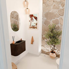 JOYA 51,6cm toiletmeubel ronding links kleur Walnut. Wastafel FAYE positie Rechts 1 kraangat kleur Urban.