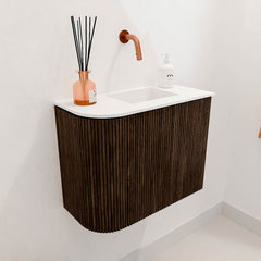 JOYA 51,6cm toiletmeubel ronding links kleur Walnut. Wastafel FAYE positie Rechts Zonder kraangat kleur Talc.