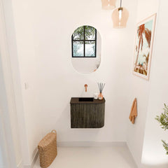 JOYA 51,6cm toiletmeubel ronding rechts kleur Shadow. Wastafel FAYE positie Links Zonder kraangat kleur Urban.