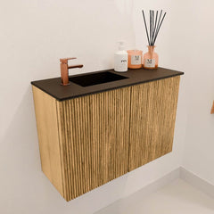 JOYA 60cm toiletmeubel kleur Oak. Wastafel FAYE positie Links 1 kraangat kleur Urban.