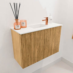 JOYA 60cm toiletmeubel kleur Oak. Wastafel FAYE positie Midden 1 kraangat kleur Talc.