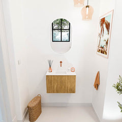 JOYA 60cm toiletmeubel kleur Oak. Wastafel FAYE positie Midden Zonder kraangat kleur Talc.