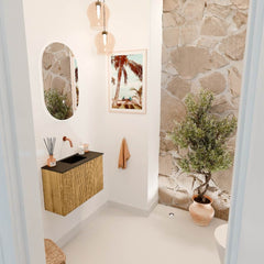 JOYA 60cm toiletmeubel kleur Oak. Wastafel FAYE positie Midden Zonder kraangat kleur Urban.