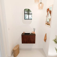 JOYA 60cm toiletmeubel kleur Ruby. Wastafel FAYE positie Links 1 kraangat kleur Urban.