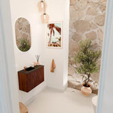 JOYA 60cm toiletmeubel kleur Ruby. Wastafel FAYE positie Links 1 kraangat kleur Urban.