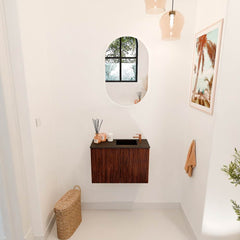 JOYA 60cm toiletmeubel kleur Ruby. Wastafel FAYE positie Rechts 1 kraangat kleur Urban.