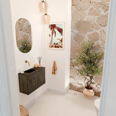 JOYA 60cm toiletmeubel kleur Shadow. Wastafel FAYE positie Links Zonder kraangat kleur Urban.