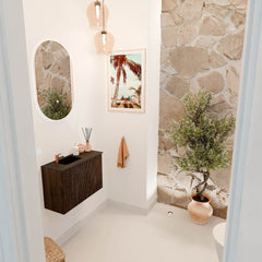 JOYA 60cm toiletmeubel kleur Walnut. Wastafel FAYE positie Links 1 kraangat kleur Urban.