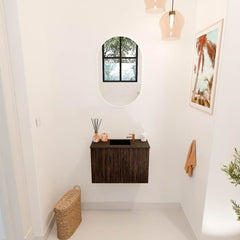 JOYA 60cm toiletmeubel kleur Walnut. Wastafel FAYE positie Midden 1 kraangat kleur Urban.