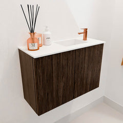 JOYA 60cm toiletmeubel kleur Walnut. Wastafel FAYE positie Rechts 1 kraangat kleur Talc.
