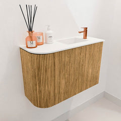 JOYA 61,6cm toiletmeubel ronding links kleur Oak. Wastafel FAYE positie Rechts 1 kraangat kleur Talc.