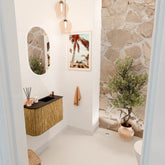 JOYA 61,6cm toiletmeubel ronding links kleur Oak. Wastafel FAYE positie Rechts 1 kraangat kleur Urban.