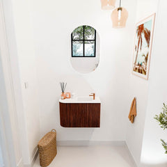 JOYA 61,6cm toiletmeubel ronding links kleur Ruby. Wastafel FAYE positie Rechts 1 kraangat kleur Talc.