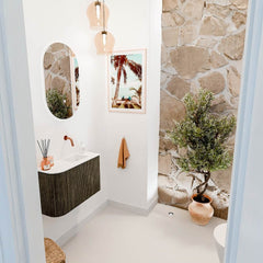 JOYA 61,6cm toiletmeubel ronding links kleur Shadow. Wastafel FAYE positie Rechts Zonder kraangat kleur Talc.