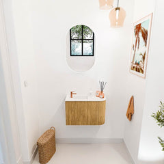 JOYA 61,6cm toiletmeubel ronding rechts kleur Oak. Wastafel FAYE positie Links 1 kraangat kleur Talc.