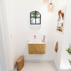 JOYA 61,6cm toiletmeubel ronding rechts kleur Oak. Wastafel FAYE positie Links Zonder kraangat kleur Talc.