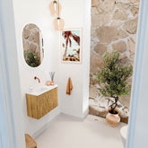 JOYA 61,6cm toiletmeubel ronding rechts kleur Oak. Wastafel FAYE positie Links Zonder kraangat kleur Talc.