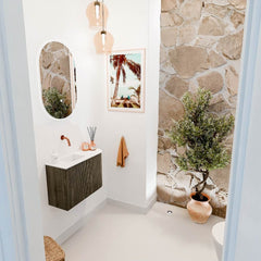 JOYA 61,6cm toiletmeubel ronding rechts kleur Shadow. Wastafel FAYE positie Links Zonder kraangat kleur Talc.